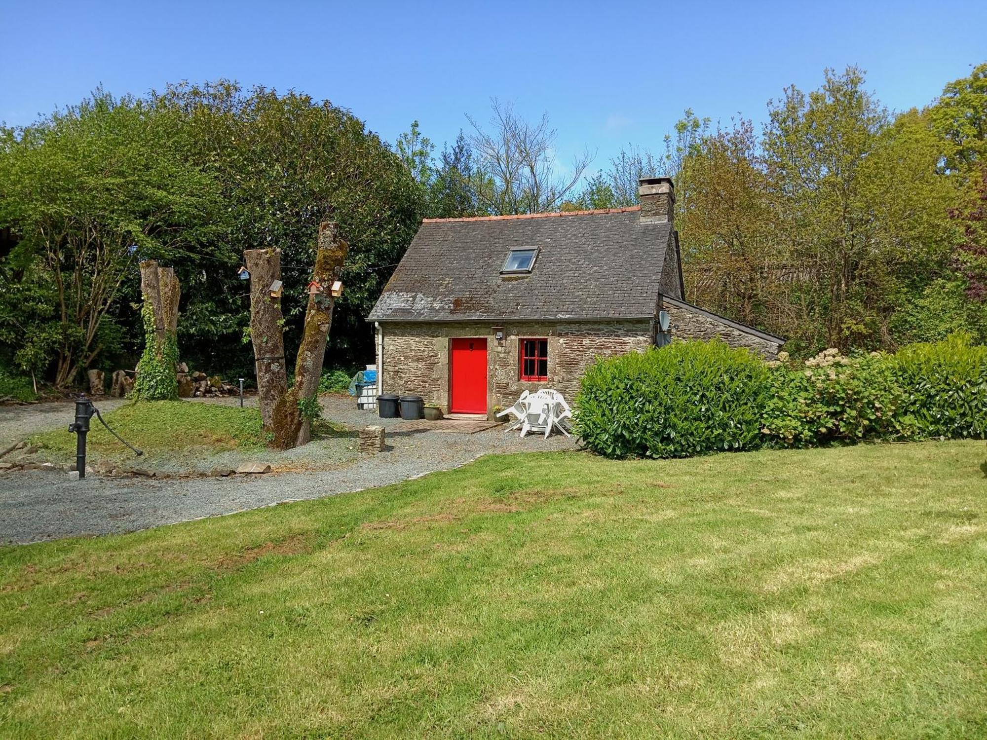 Character Breton Cottage Carhaix-Plouguer Exterior photo